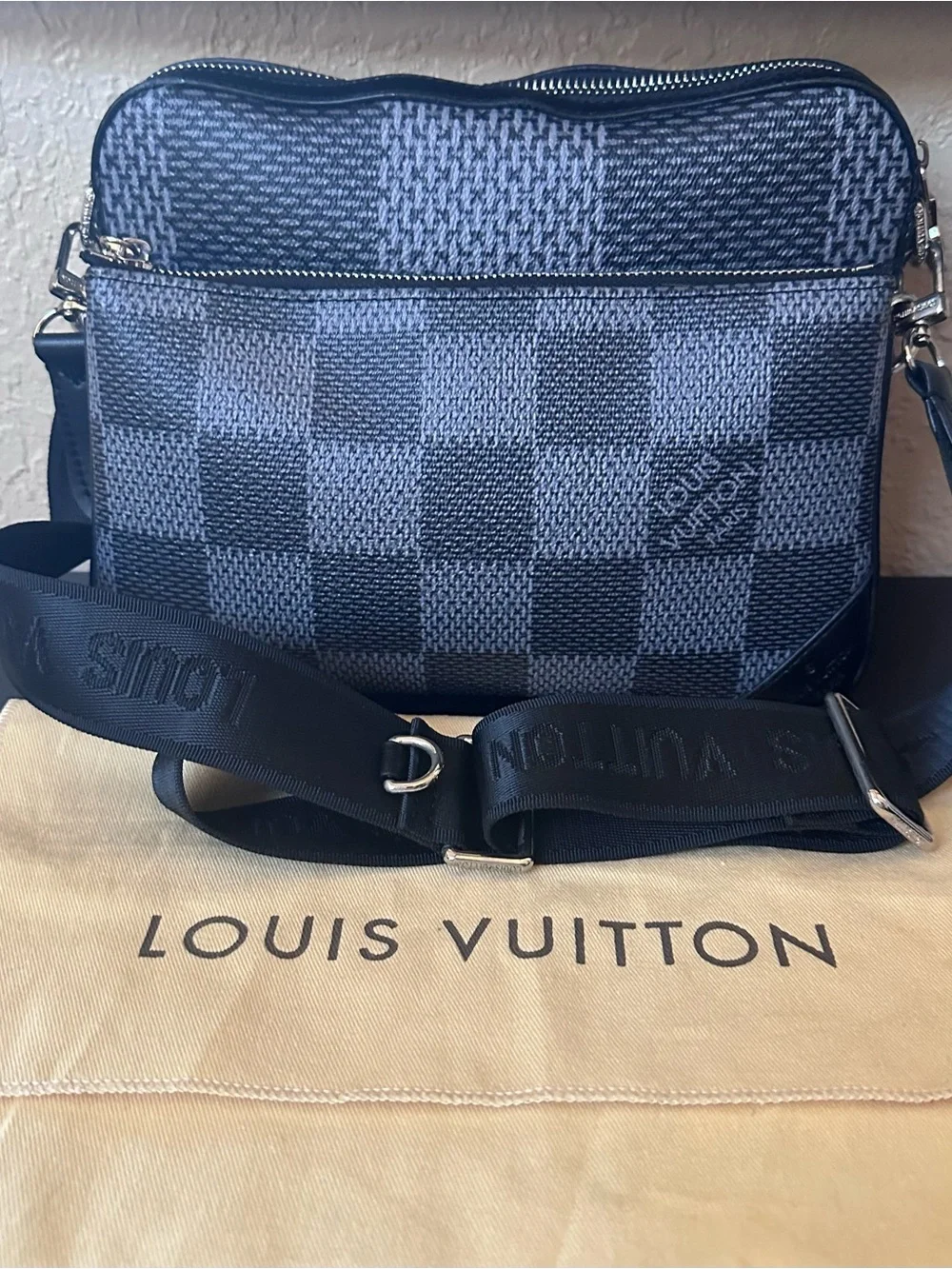 LV Messenger Bag - GRAPHITE DAMIER